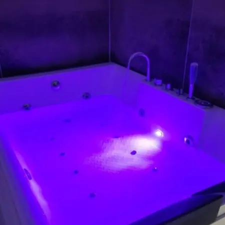 Gæstehus Jacuzzi Rooms